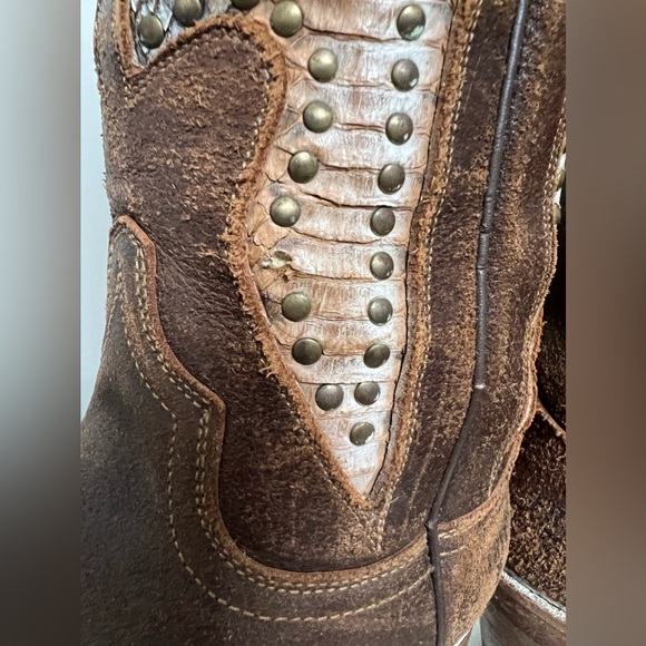 Frye Daisy Duke Python Studded Cowboy Boots Size 8M - Picture 10 of 15